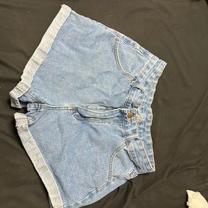 New jeans never worn. They were to big when I got them.